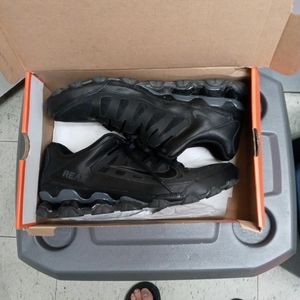 Black and grey size 13 mens nike reax
